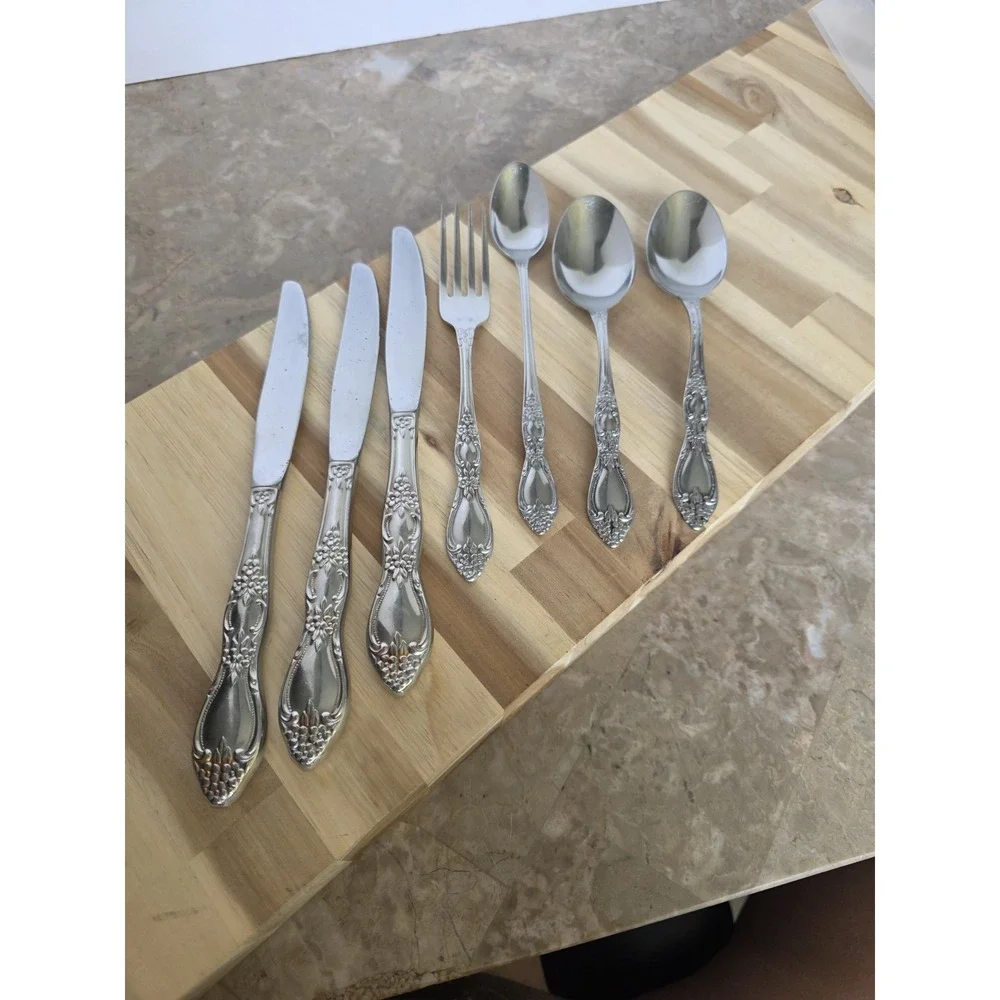 Vintage Oneida Assorted Lot  1977 Huntington‎ Wm A Rogers Deluxe Stainless